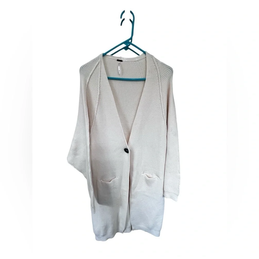 NWOT. Free People Ivory Irreplaceable Cardigan